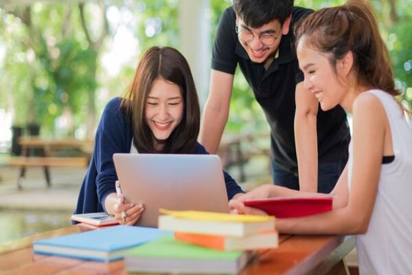 hoc quan tri kinh doanh truong nao tot nhat 3