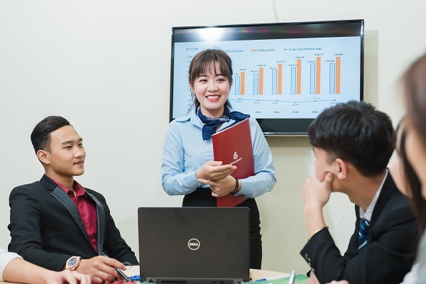 quan tri kinh doanh lam nghe gi 2