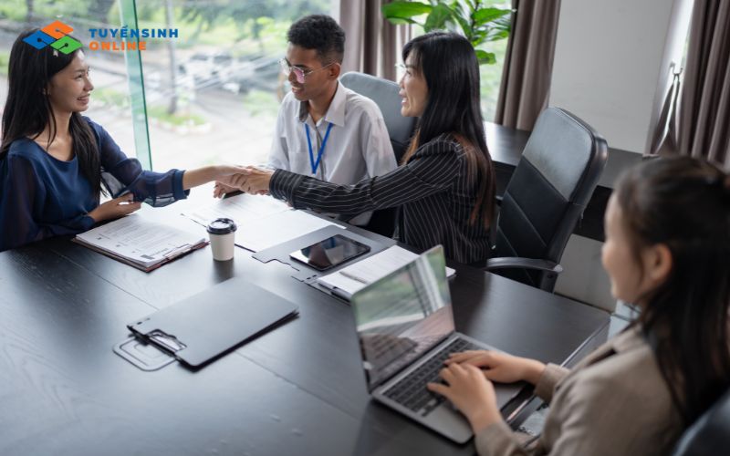 Con gái nên học ngành kinh tế nào lương cao