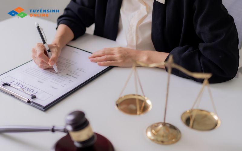 Con gái nên học ngành kinh tế nào