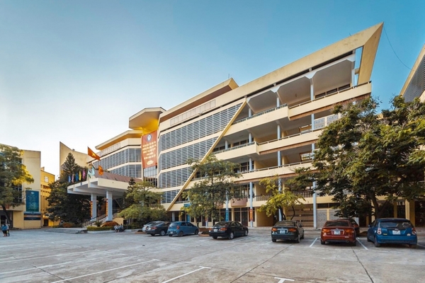 hoc vien tai chinh co tot khong 1