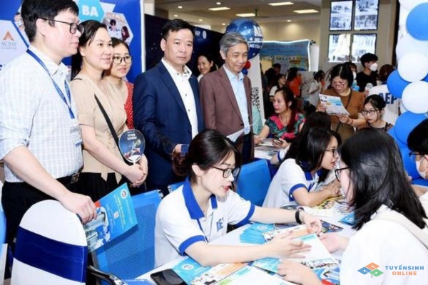 dieu-kien-can-thiet-de-tham-gia-he-tu-xa-dai-hoc-kinh-te-quoc-dan Điều kiện cần thiết để tham gia hệ từ xa đại học kinh tế quốc dân