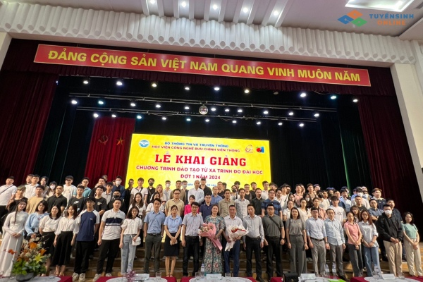 le khai giang ptit 4