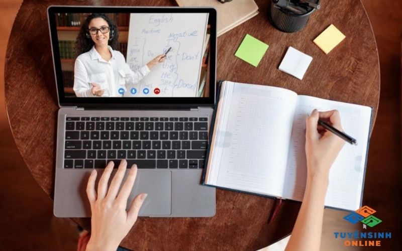 Các ngành học phù hợp khi học đại học cho người đi làm