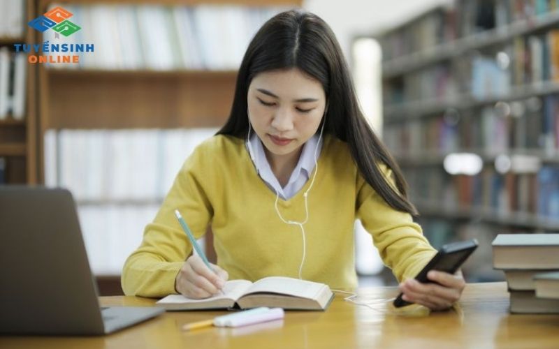 Có nên học hệ vừa học vừa làm không?