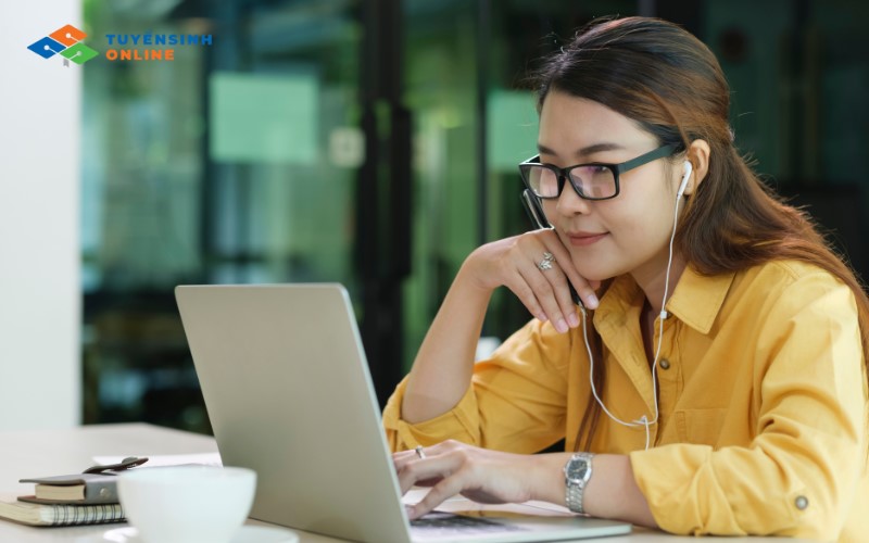 Tuyển sinh đại học từ xa ngành tài chính ngân hàng 2026 2