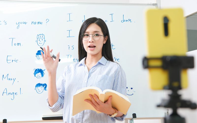 Cơ hội nghề nghiệp ngành ngôn ngữ Anh đào tạo từ xa