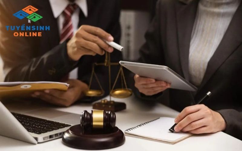 Lý do nên học Luật từ xa tại Tuyển sinh Online