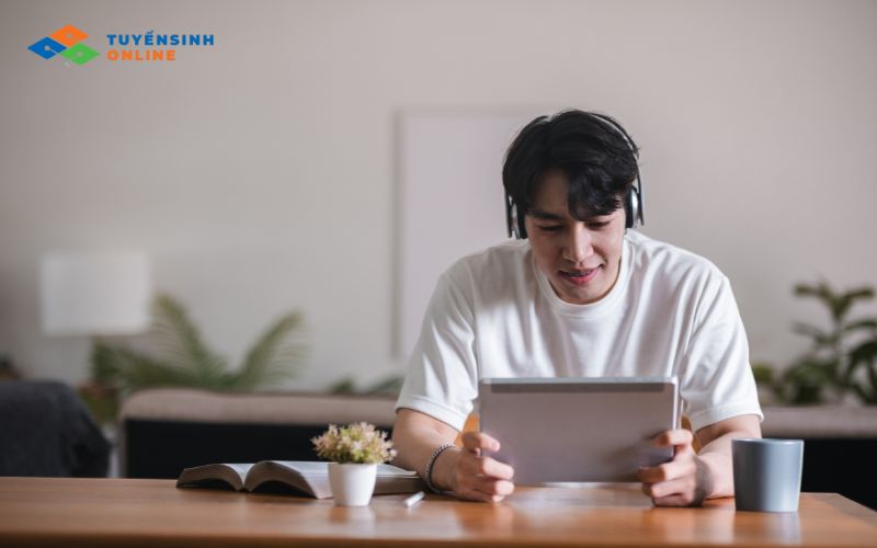 Lợi ích học ngành luật kinh tế hệ đào tạo từ xa