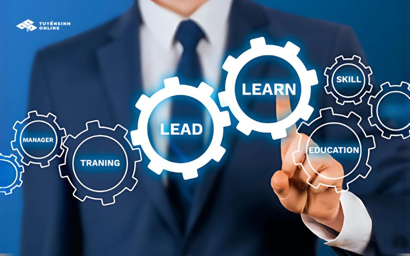 Hoàn thiện kiến thức, kỹ năng chuyên môn về lãnh đạo, quản lý