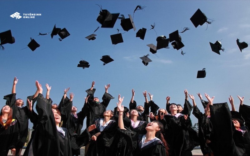 Học thạc sĩ ngôn ngữ Anh online mất bao lâu?