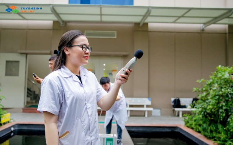 Học quản lý tài nguyên và môi trường ra làm công việc gì