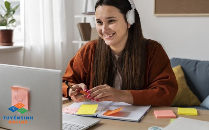 Học văn bằng 2 ngành Công tác xã hội hệ từ xa – online