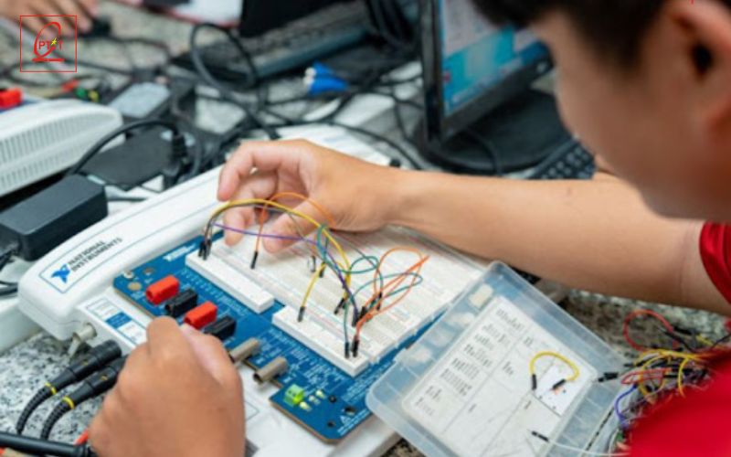 Văn bằng 2 Học viện Công nghệ Bưu chính Viễn thông tuyển sinh ngành Kỹ thuật điện tử viễn thông.