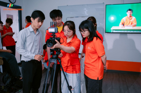 Cao đẳng FPT Polytechnic có những ngành gì dễ xin việc?