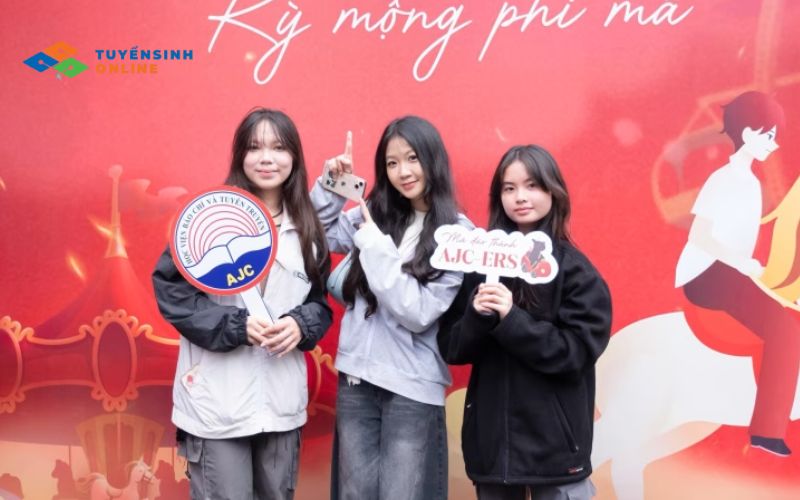 Học viện Báo chí và Tuyên truyền đào tạo từ xa dành cho đối tượng nào?