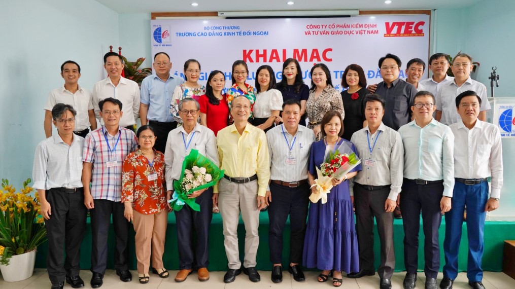 Có nên học liên thông đại học ở Cao đẳng Kinh tế đối ngoại không? 