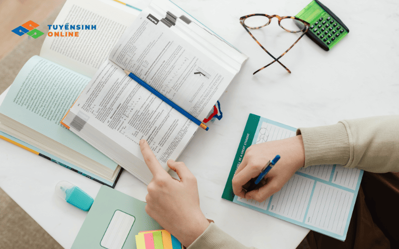 Một số yếu tố ảnh hưởng đến chi phí học từ xa