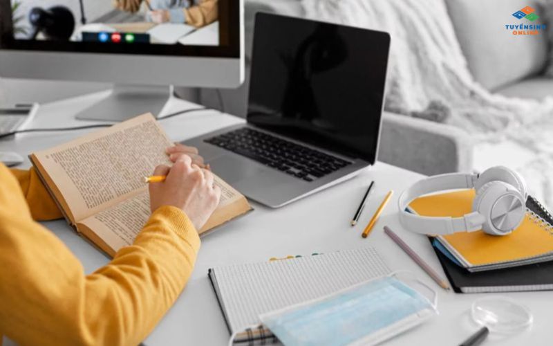 Chi phí khác ngoài học phí khi học cao đẳng từ xa