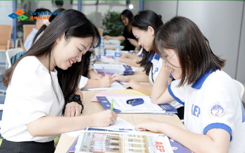 Thông tin chương trình đào tạo từ xa Quản trị kinh doanh NEU