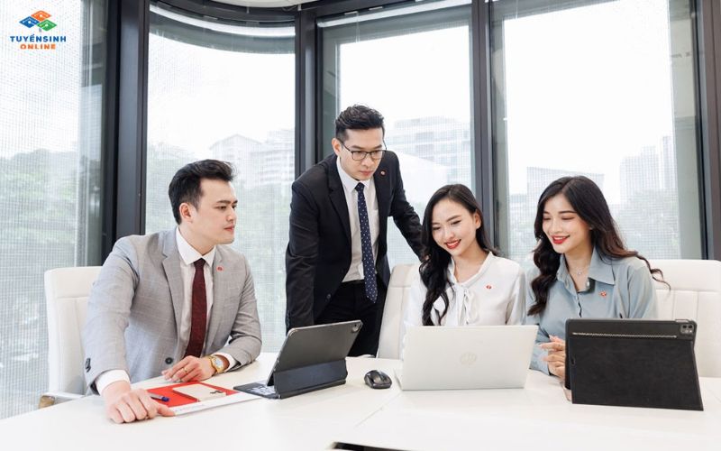 Nhận thông tin tuyển sinh đại học từ xa của NEU sớm nhất ở đâu?