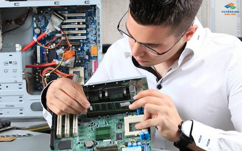 Ngành kỹ thuật máy tính văn bằng 2 học những gì?
