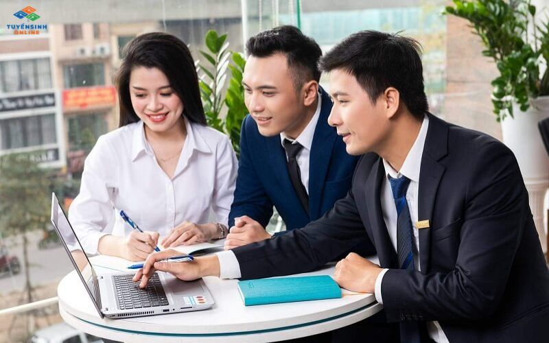 Đối tượng tuyển sinh đào tạo từ xa ngành Tài chính ngân hàng HOU